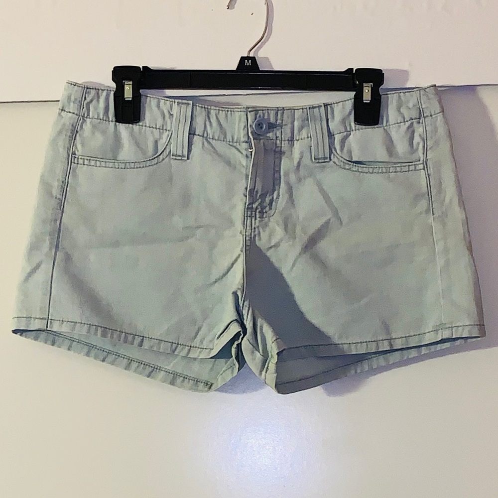 🏖🌴🌞l.e.i. Light blue shirt Size: 9